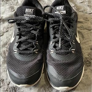 Nike training Flex TR5 Crosstrainers Sz 6